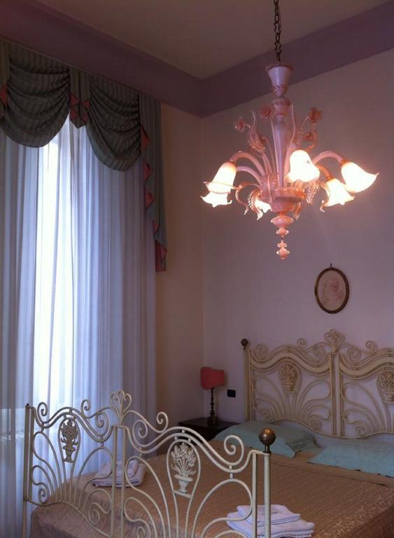 Antica Dimora Villa Della Lupa Лече Стая снимка